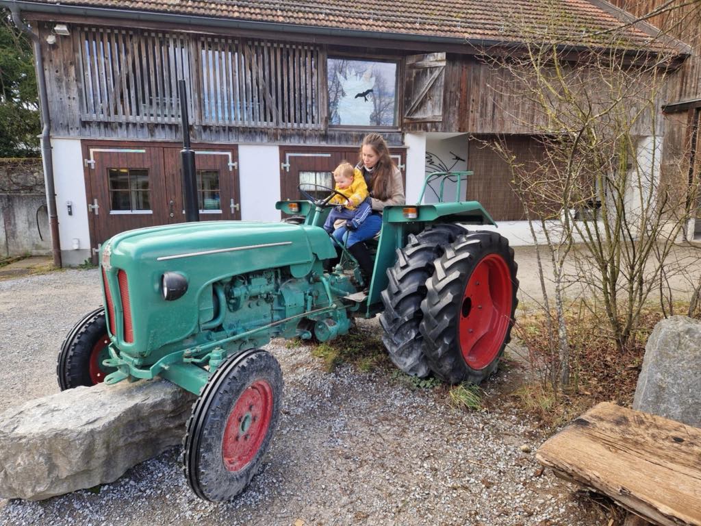 Aaliyah Hänni and family in Switzerland
